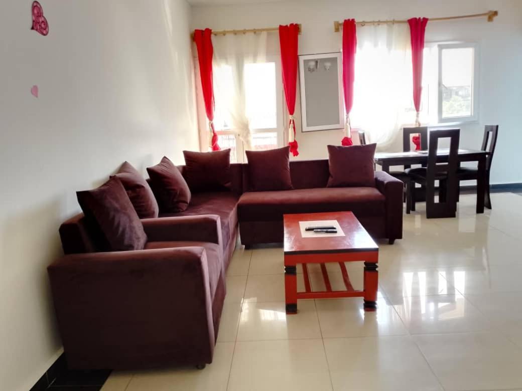 Residence Rosalie Яунде Экстерьер фото