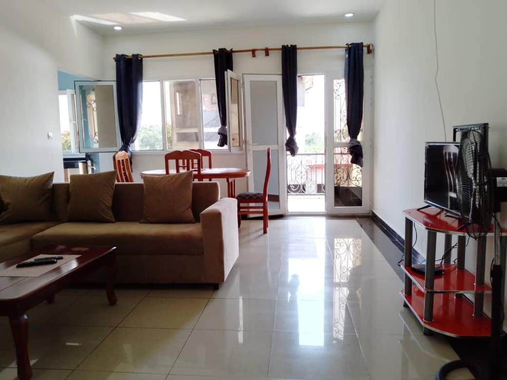Residence Rosalie Яунде Экстерьер фото