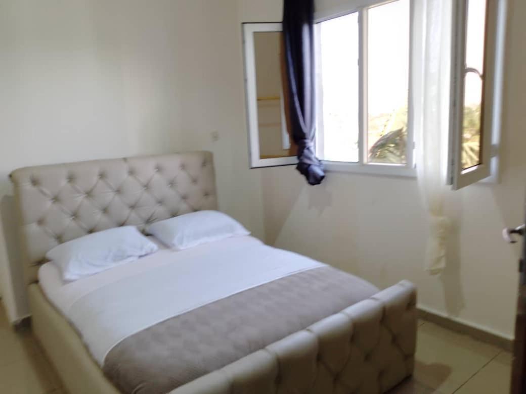 Residence Rosalie Яунде Экстерьер фото