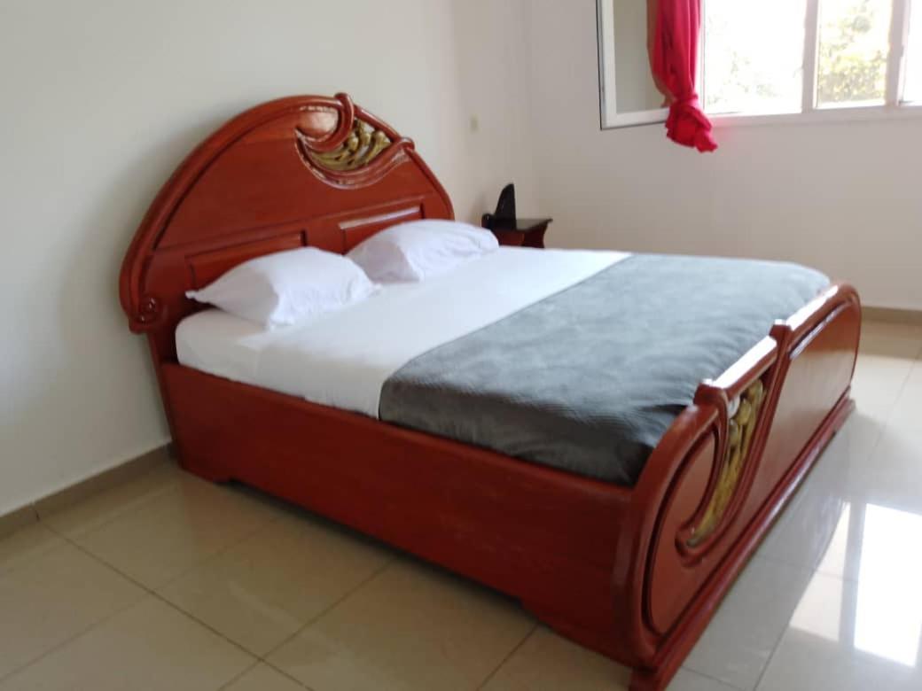 Residence Rosalie Яунде Экстерьер фото